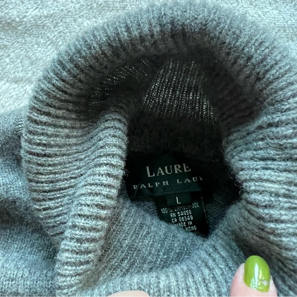 Vintage Lauren Ralph Lauren Grey Lambswool Iceskating Turtleneck Sweater - Picture 3 of 5